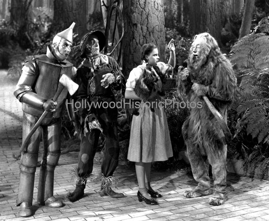 Wizard of Oz group yellow brick road 1939.jpg
